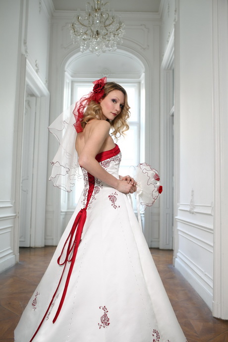 Robe rouge et blanc