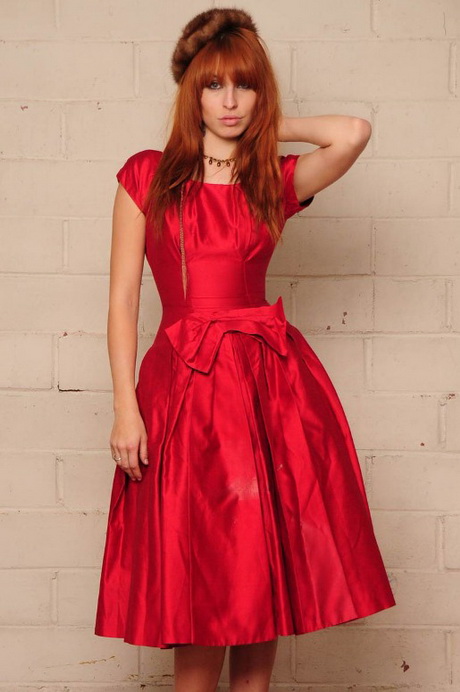 Robe rouge vintage