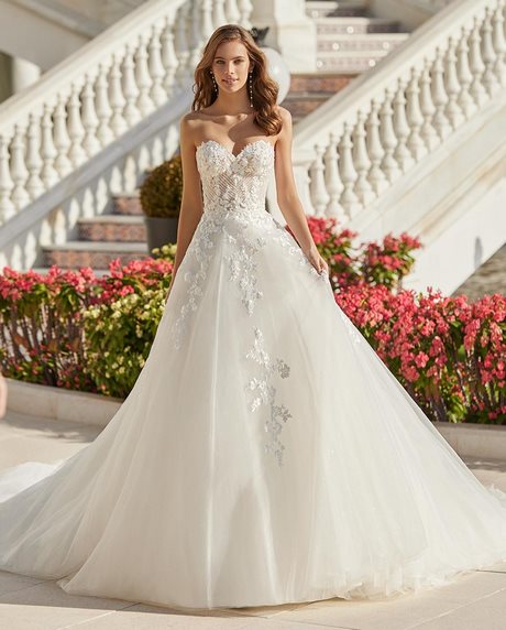 Robe blanche dentelle 2022