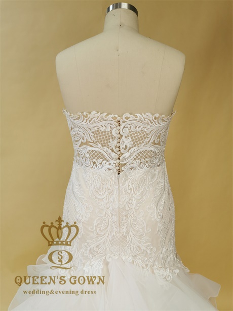 Robe en dentelle 2022