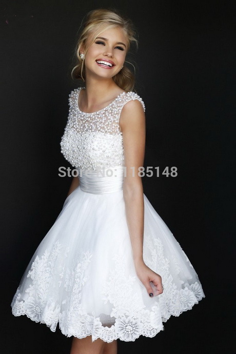 Robe cocktail dentelle blanche