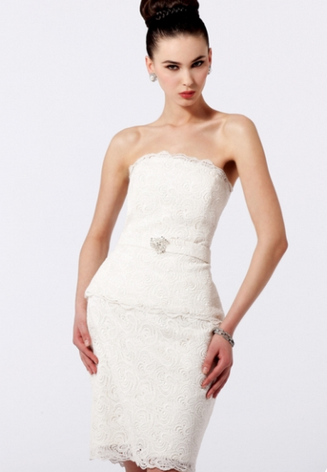 Robe cocktail dentelle blanche