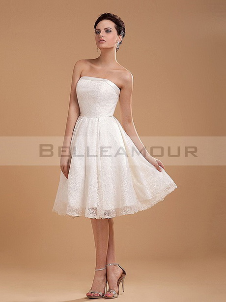 Robe courte blanche dentelle