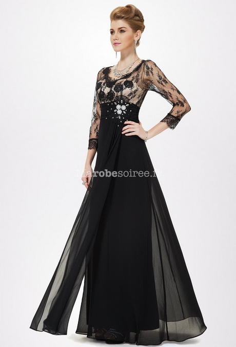 Robe en dentelle manche longue