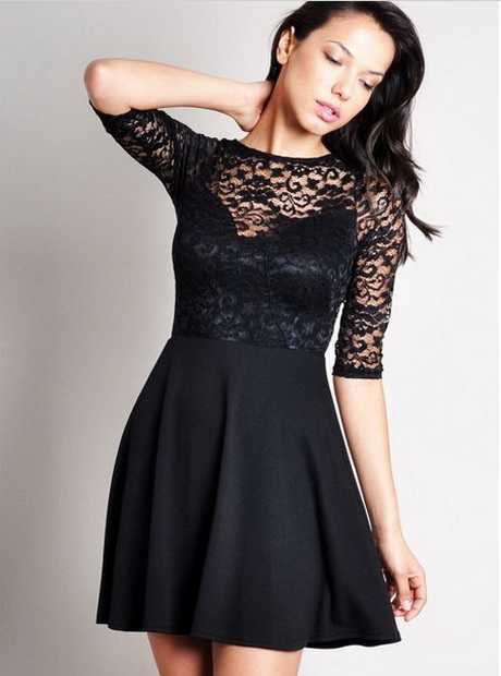 Robe noir avec manche dentelle