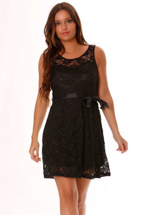 Robe noire dentelle courte