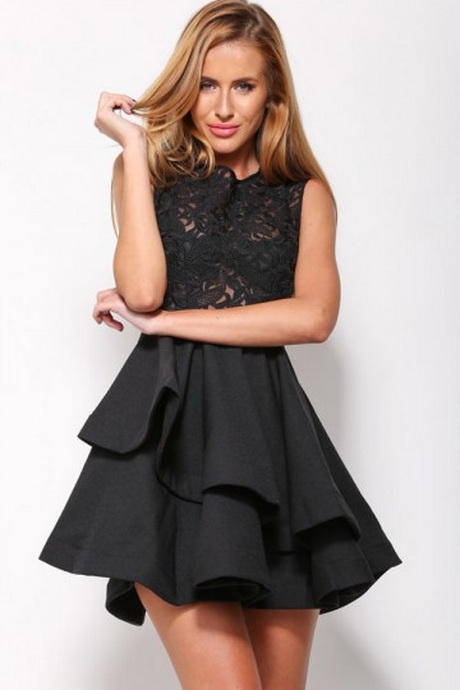 Robe noire haut dentelle