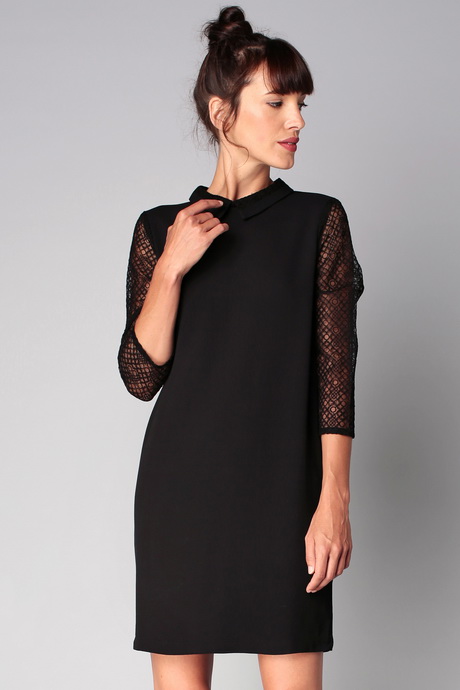 Robe noire manche dentelle