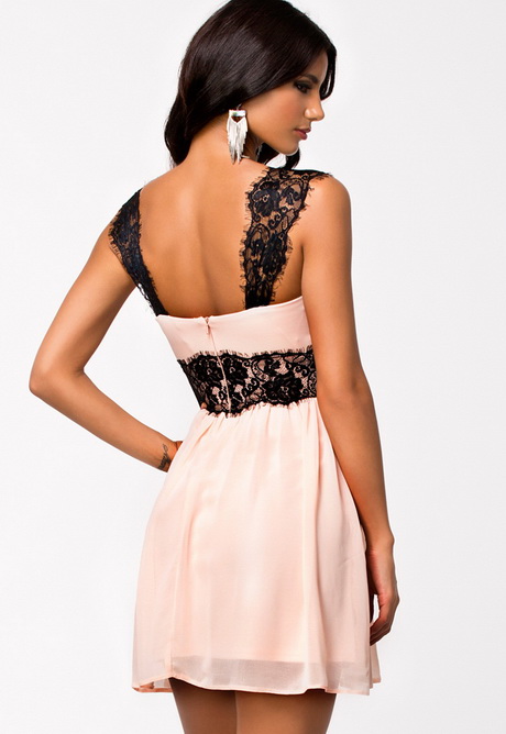 Robe rose dentelle noire