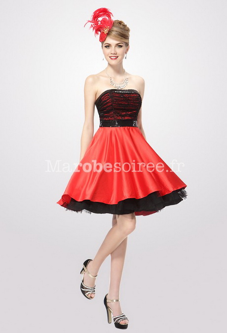 Robe rouge dentelle noire