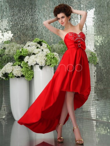 Robe asymétrique rouge