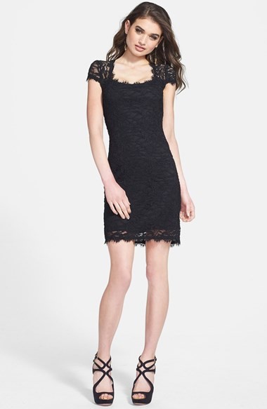 Robe cocktail noire courte