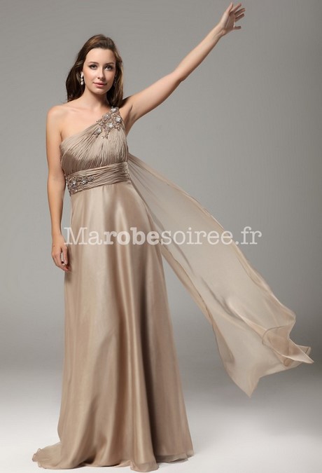 Robe de cocktail longue asymétrique