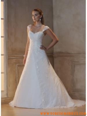 Robe de mariée avec bretelle en dentelle