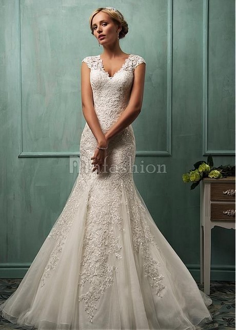 Robe de mariée avec manche en dentelle