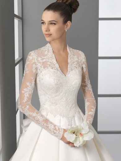 Robe de mariée avec manche longue en dentelle