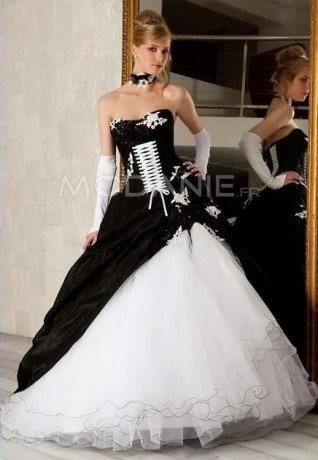 Robe de mariée blanche et noire