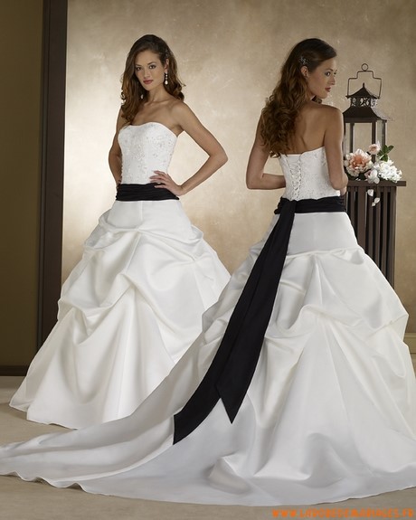 Robe de mariée blanche et noire