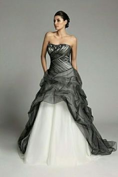 Robe de mariée blanche et noire