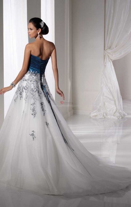 Robe de mariée bleu et blanc