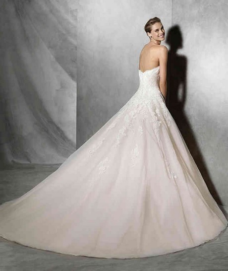 Robe de mariée de princesse avec longue traine