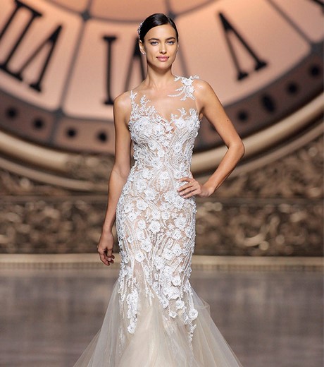 Robe de mariée manche courte dentelle