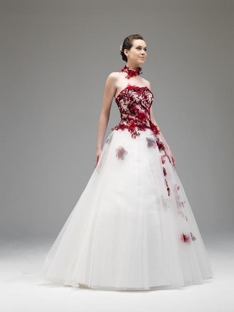 Robe de mariée princesse rouge et blanc