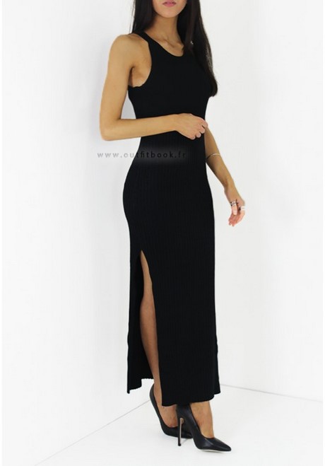 Robe longue noire fendue sur le cote