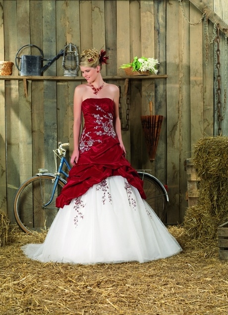 Robe rouge et blanche pour mariage