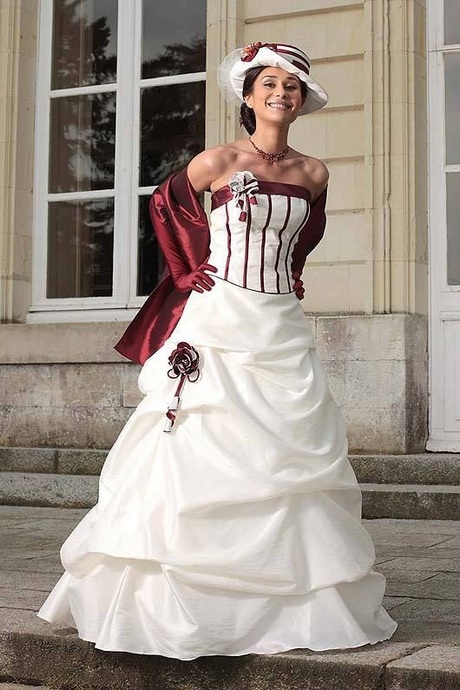 Robe rouge et blanche pour mariage