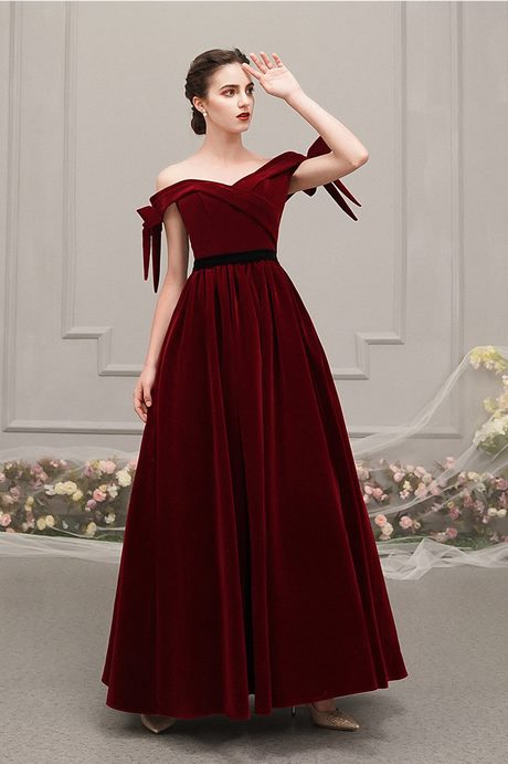 Modele robe soirée longue en dentelle 2021