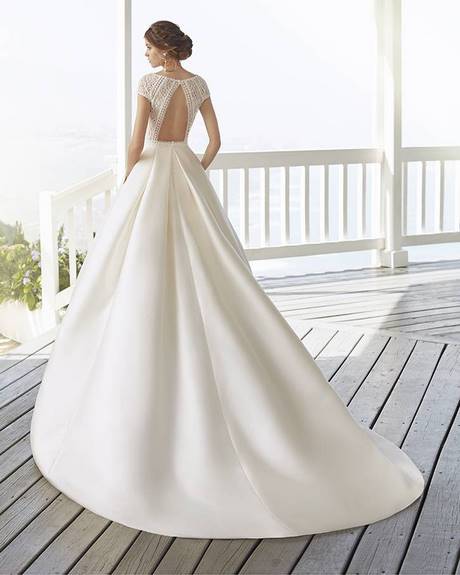 Robe avec dentelle 2021