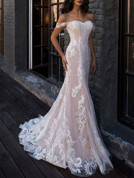 Robe avec dentelle 2021