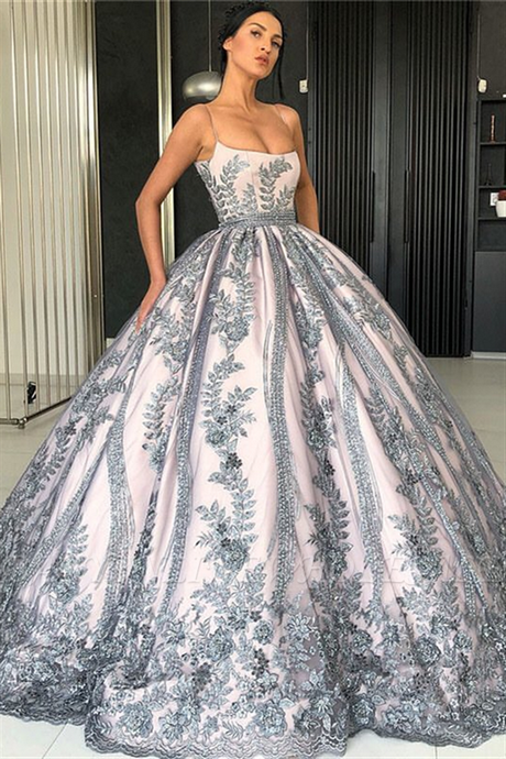 Robe de bal 2021