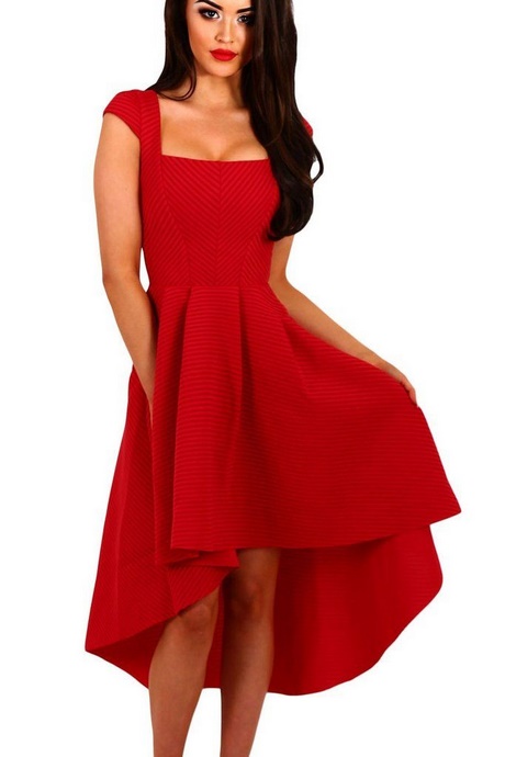 Robe rouge mi longue