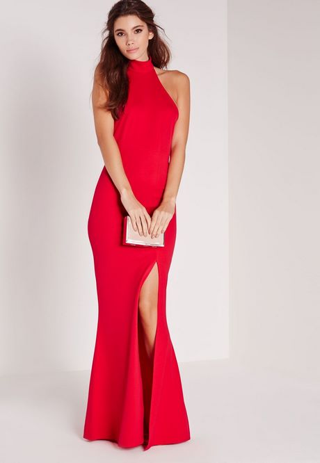 Longue robe rouge fendue
