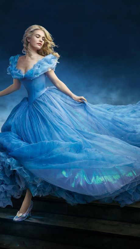 Robe cendrillon film 2020