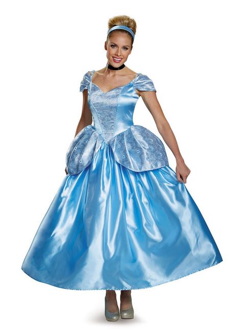 Robe cendrillon film 2020