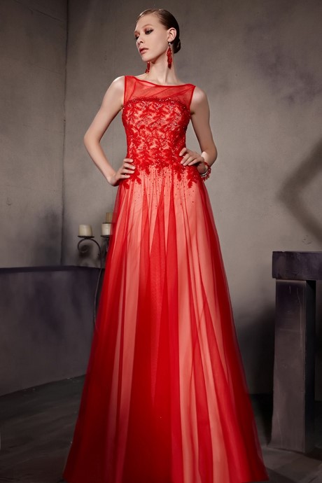 Robe de soiree en dentelle rouge