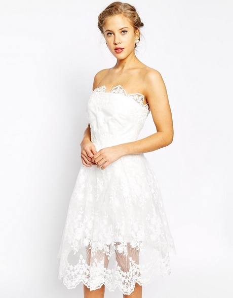 Robe dentelle blanche patineuse