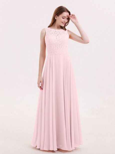 Robe longue rose pale dentelle