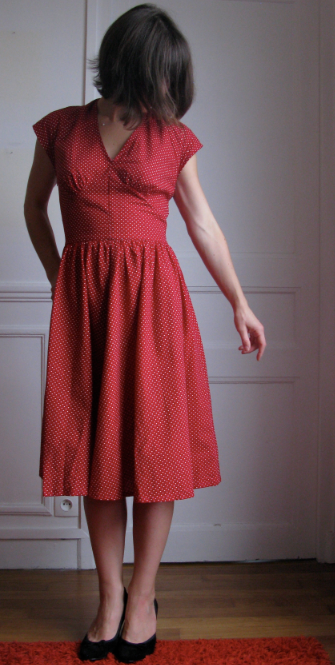 Robe rouge à pois blanc femme