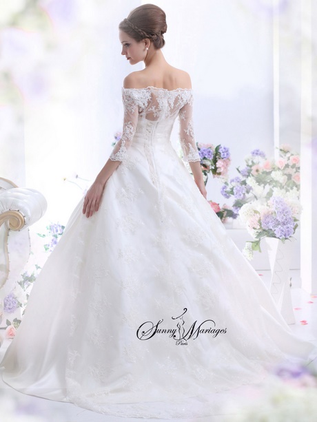 Modèle de robe de mariée en dentelle