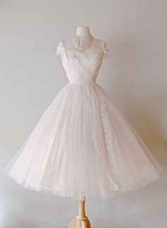 Robe blanche année 50