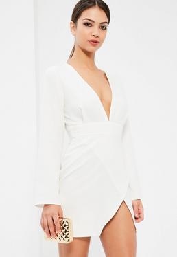 Robe décolleté asymétrique