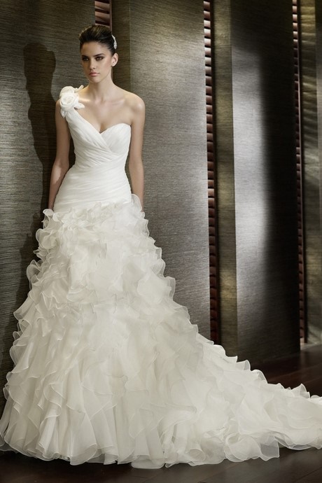 Robe mariée asymétrique courte