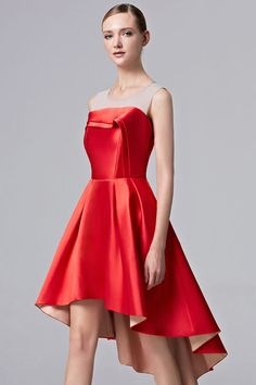 Robe rouge courte manche longue