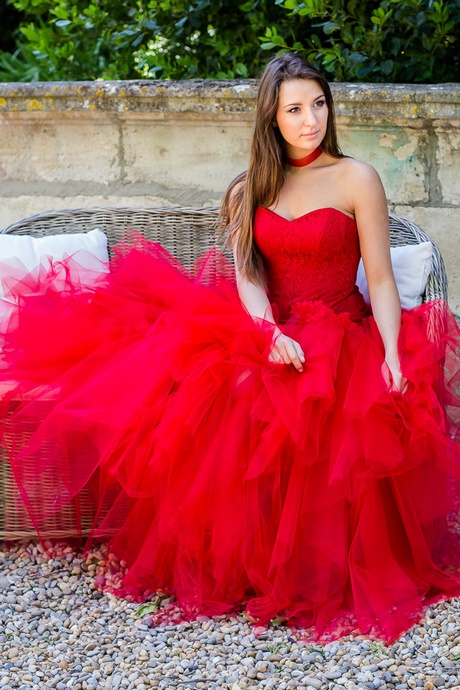 Robe rouge et grise