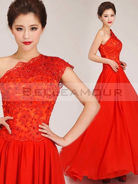 Robe rouge longue dentelle