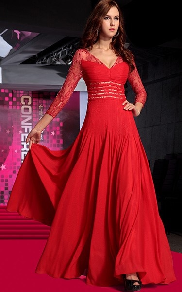 Robe rouge longue manche longue